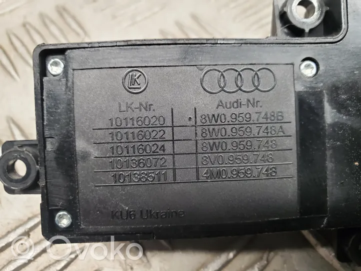 Audi A5 Przyciski sterowania fotela 8W0959748B