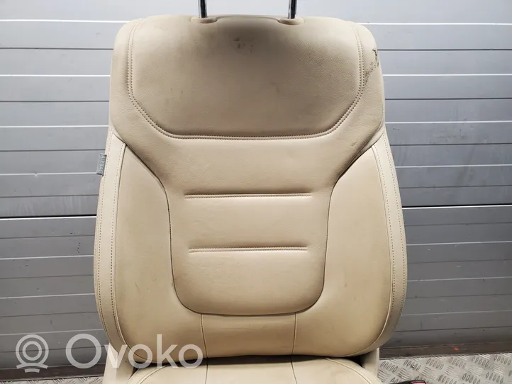 Volkswagen Touareg II Asiento delantero del pasajero 7P6959339