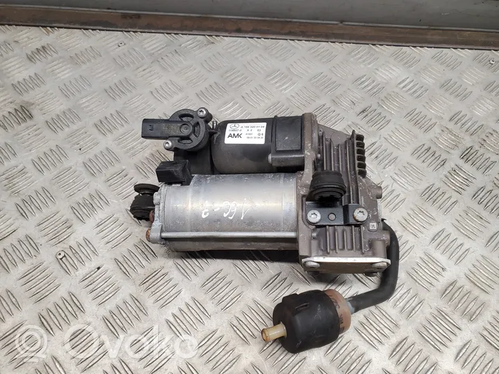 Mercedes-Benz GL X166 Ilmajousituksen kompressoripumppu A1663200104