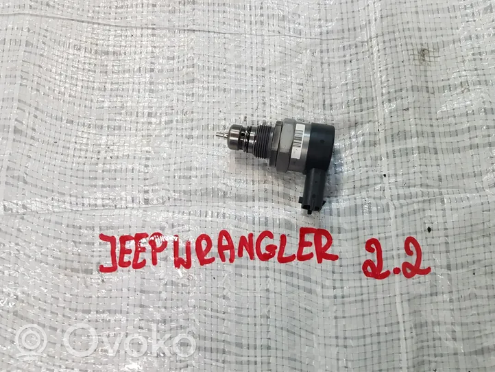 Jeep Wrangler Regulator ciśnienia paliwa 0281006199