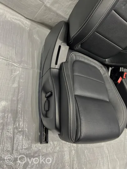 Jaguar E-Pace Set di rivestimento sedili e portiere 