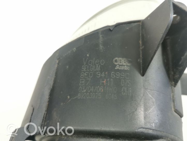 Audi A4 S4 B7 8E 8H Światło przeciwmgłowe przednie 8E0941699C