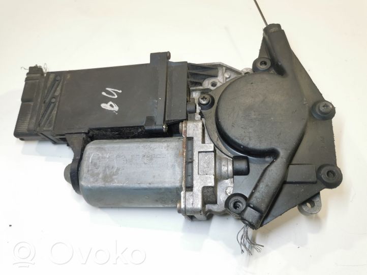 Volkswagen PASSAT B4 Etuoven ikkunan nostomoottori 3A0953802