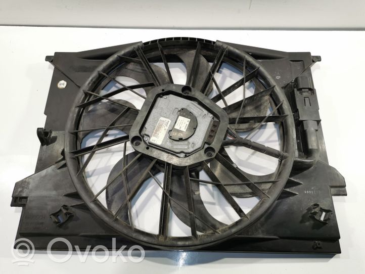 Mercedes-Benz CLS C219 Convogliatore ventilatore raffreddamento del radiatore 3137229008