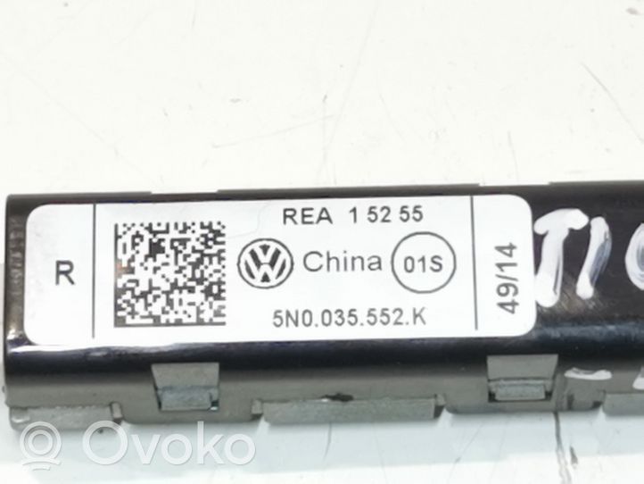 Volkswagen Tiguan Antenos stiprintuvas 5N0035552K