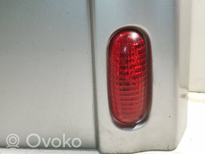 Nissan Primastar Takaluukun/tavaratilan kansi 