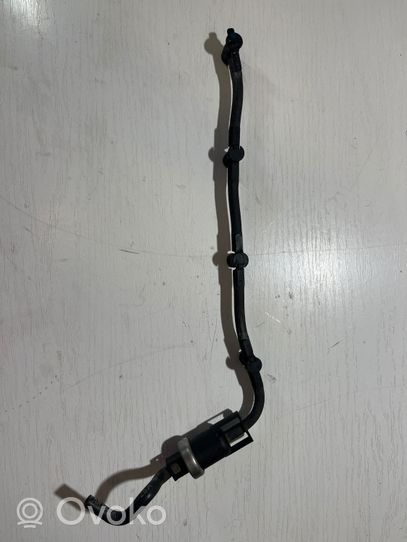 Volkswagen PASSAT B6 Fuel return line/hose 