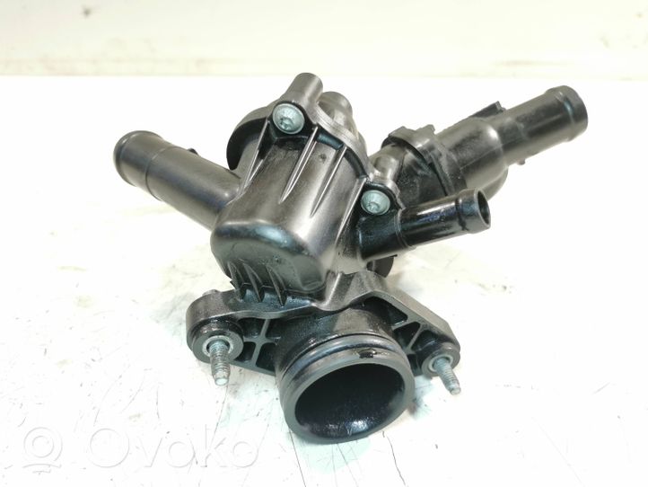 Mercedes-Benz A W176 Termostat / Obudowa termostatu A2702000415