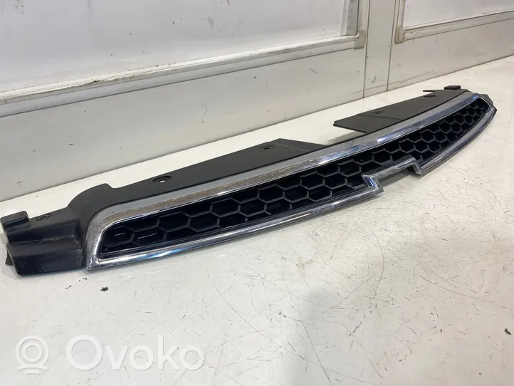 Chevrolet Cruze Front bumper upper radiator grill 96832951