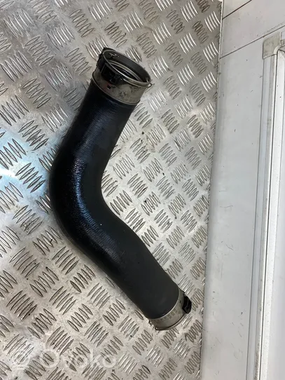 BMW 5 F10 F11 Tube d'admission de tuyau de refroidisseur intermédiaire 7810615