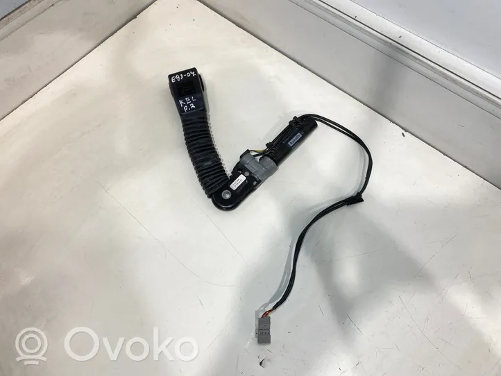 BMW 3 E92 E93 Front seatbelt buckle 9117668