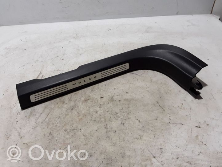 Volvo S90, V90 Garniture marche-pieds avant 31377617