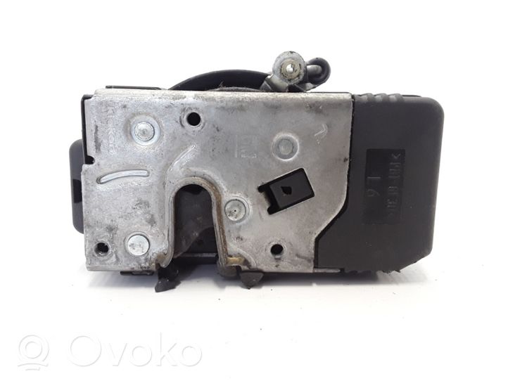 Renault Trafic II (X83) Serrure de porte avant 8200008246