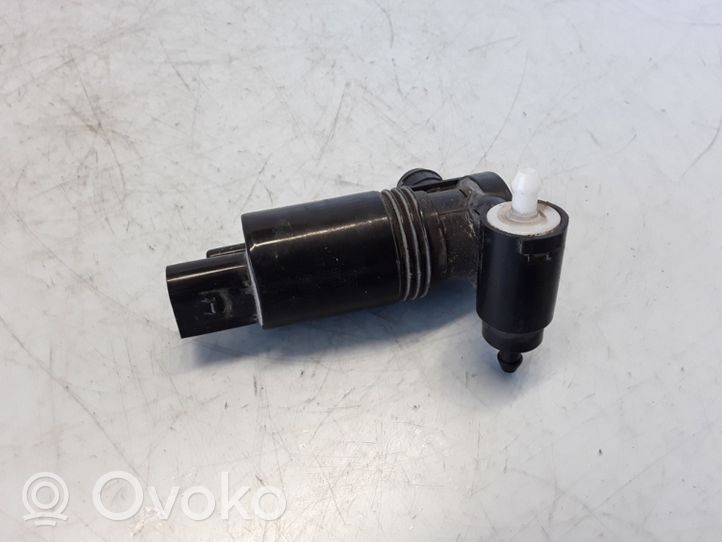 Volvo XC60 Windscreen/windshield washer pump 