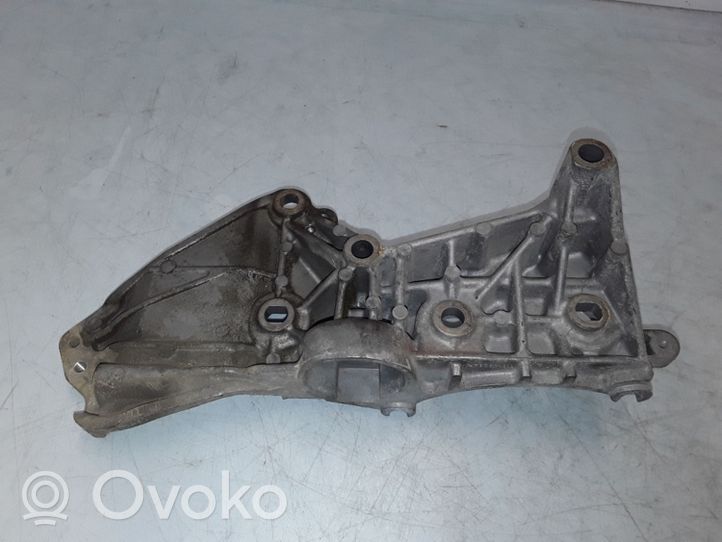 Dacia Dokker Supporto del generatore/alternatore 