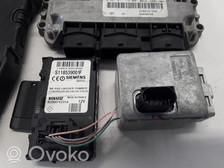 Renault Megane II Komputer / Sterownik ECU i komplet kluczy 