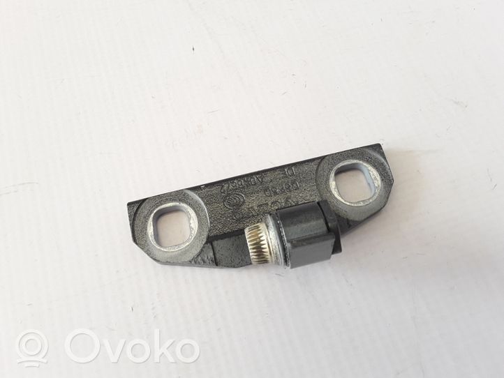 Volvo S60 Front door upper hinge 31218520