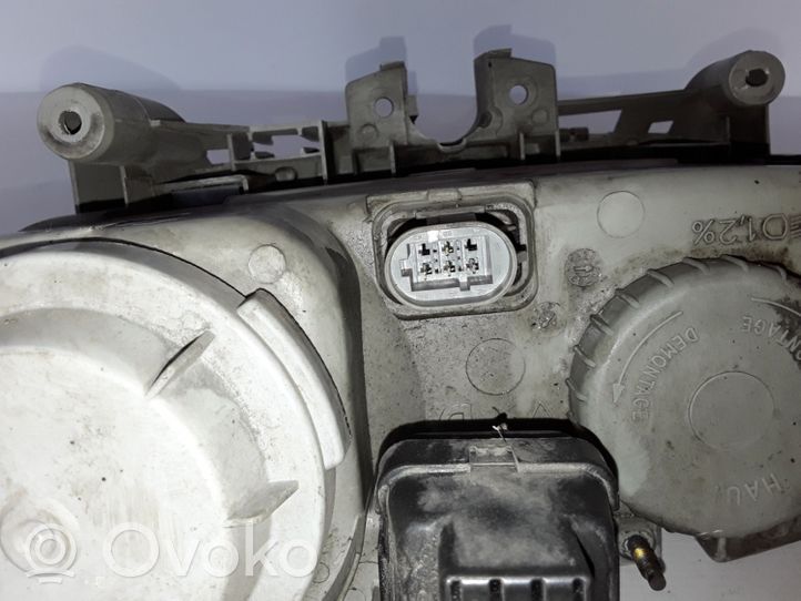 Renault Safrane Lampa przednia 7701035043