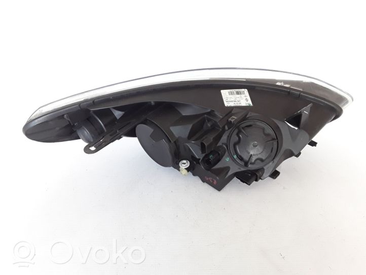 Renault Fluence Lampa przednia 260600078R