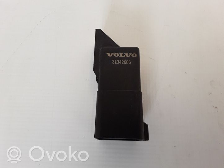 Volvo XC60 Hehkutulpan esikuumennuksen rele 31342686