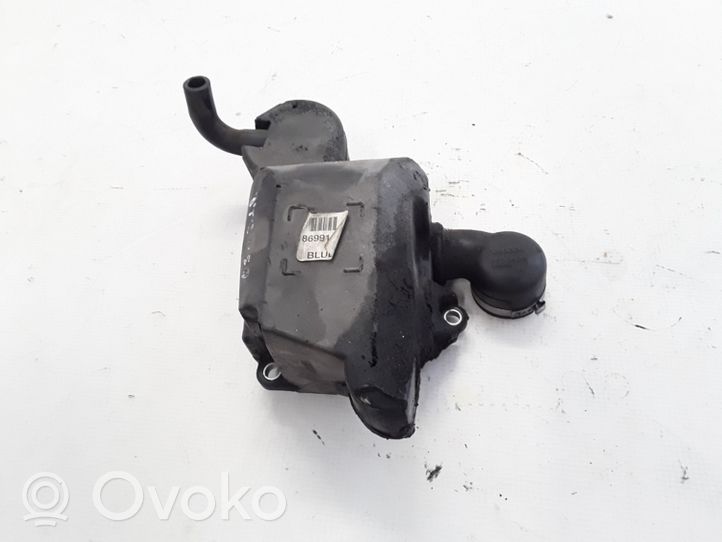 Volvo S60 Inne części komory silnika 8699157