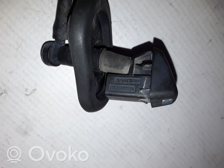 Volvo XC60 Windshield washer spray nozzle 