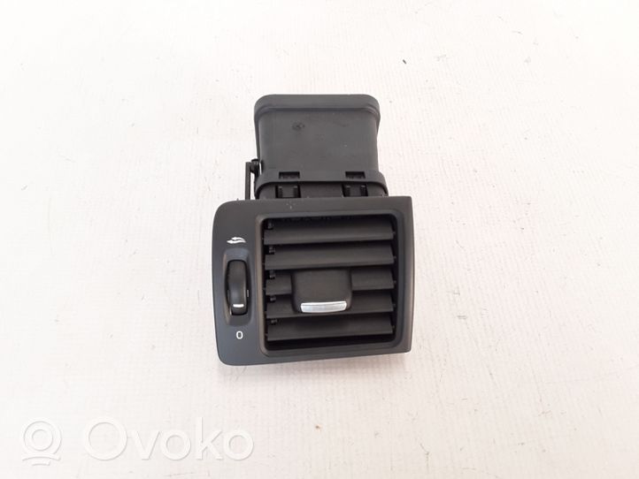 Volvo C30 Copertura griglia di ventilazione laterale cruscotto 39888290