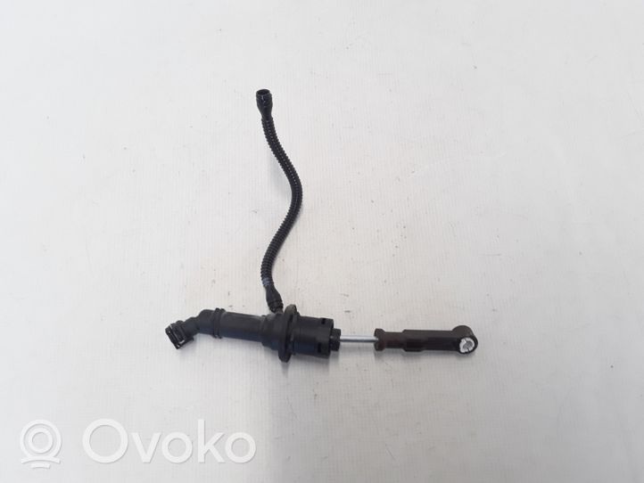 Dacia Logan II Clutch master cylinder 306104118R