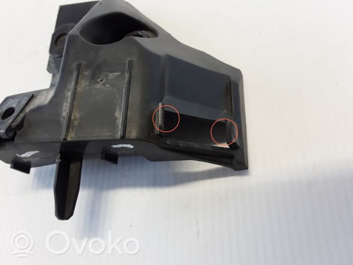 Volvo C70 Front bumper mounting bracket 31214875