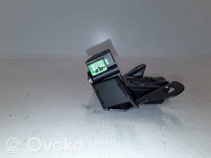 Volvo C70 Loading door lock 30784739