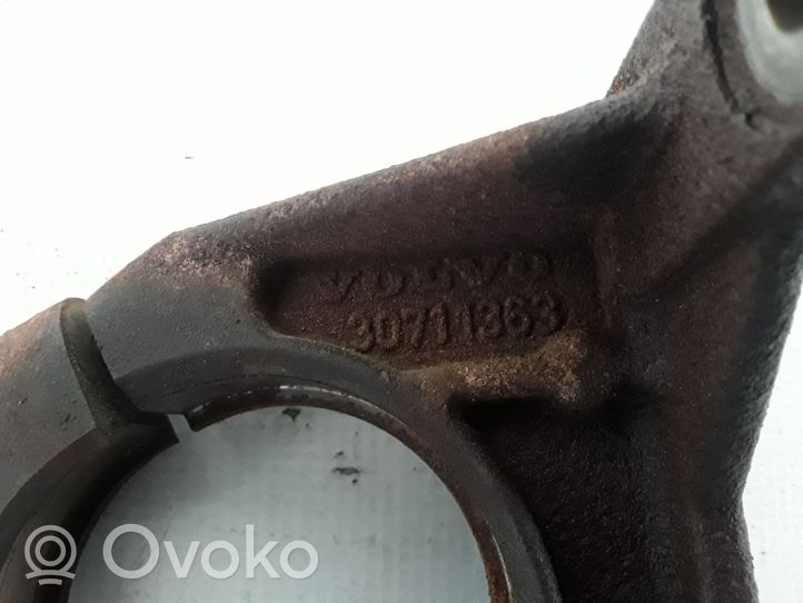 Volvo C70 Vetoakselin tukilaakerin kiinnike 30711363