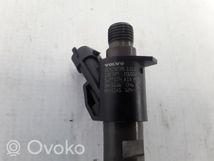 Volvo V60 Injecteur de carburant 31303238