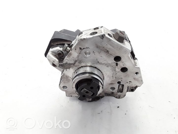 Volvo V70 Polttoaineen ruiskutuksen suurpainepumppu 8689590