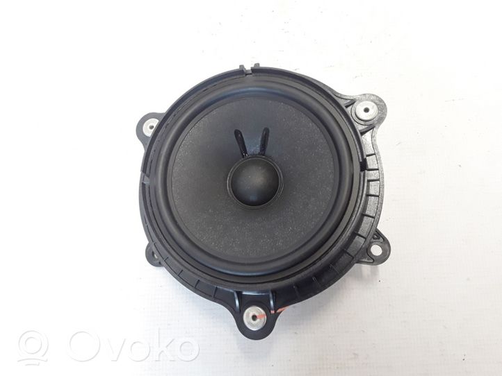 Renault Megane IV Altavoz de la puerta delantera 281569368R