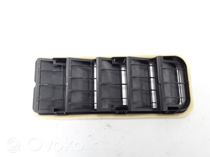 Volvo V60 Grill / Wlot powietrza błotnika przedniego 8623444