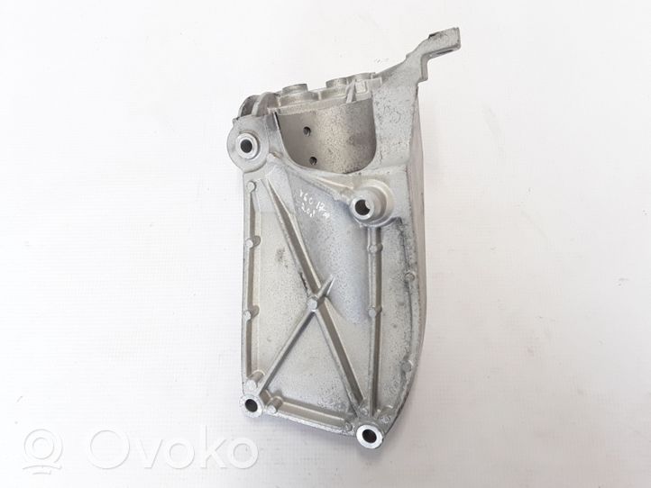 Volvo V60 Muffler mount bracket/holder 31370633