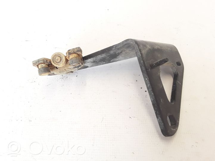 Nissan Primastar Guida/cerniera inferiore del rullo del portellone scorrevole 7700312371