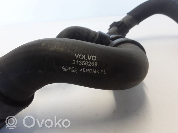 Volvo V70 Tuyau de liquide de refroidissement moteur 31368209