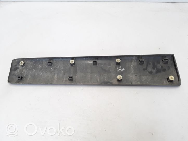 Nissan Primastar Передняя отделка дверей (молдинги) 8200036086