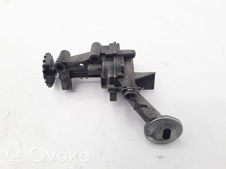 Renault Trafic II (X83) Oil pump 7700600251