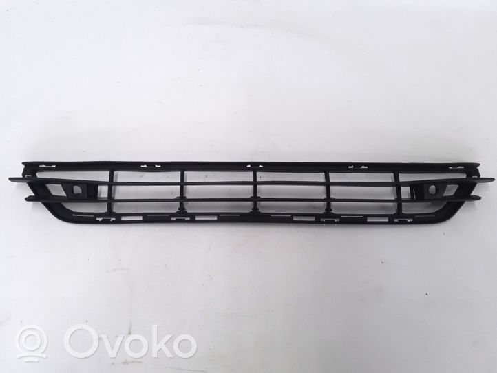 Volvo S60 Grotelės apatinės (trijų dalių) 31323859