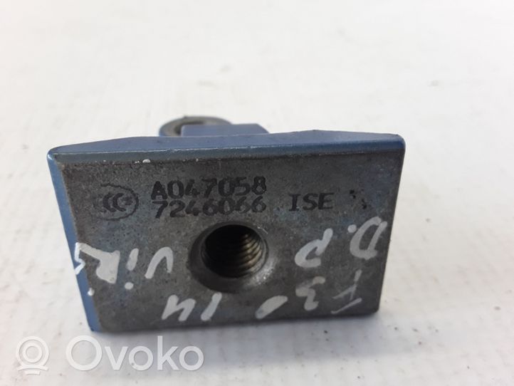 BMW 3 F30 F35 F31 Cerniera superiore della portiera anteriore 7246066