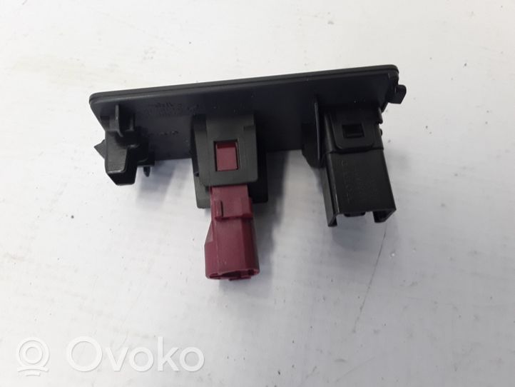 Volvo V60 Câble adaptateur AUX 31389705