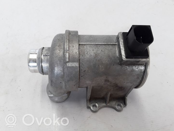 Volvo S90, V90 Vesipumppu 31368715