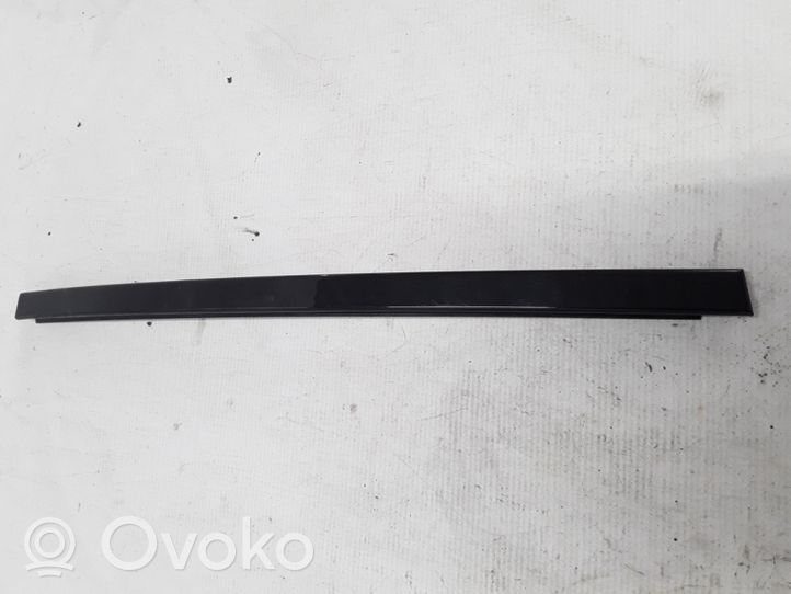 BMW 3 F30 F35 F31 Rail de pare-brise de porte arrière 51357258302