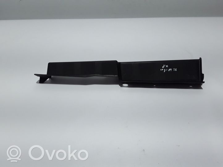 Volvo XC40 Rivestimento della modanatura della chiusura del vano motore/cofano 31651852