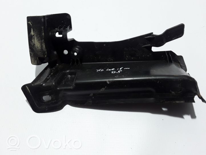 Volvo XC40 Rivestimento della modanatura della chiusura del vano motore/cofano 31651567