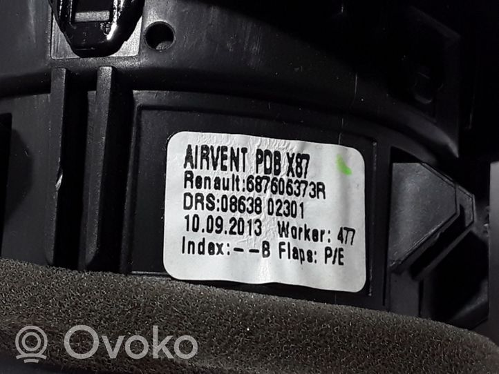 Renault Captur Dysze / Kratki środkowego nawiewu deski rozdzielczej 687606373R