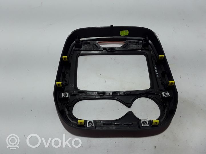 Renault Captur Ramka deski rozdzielczej 682700795R