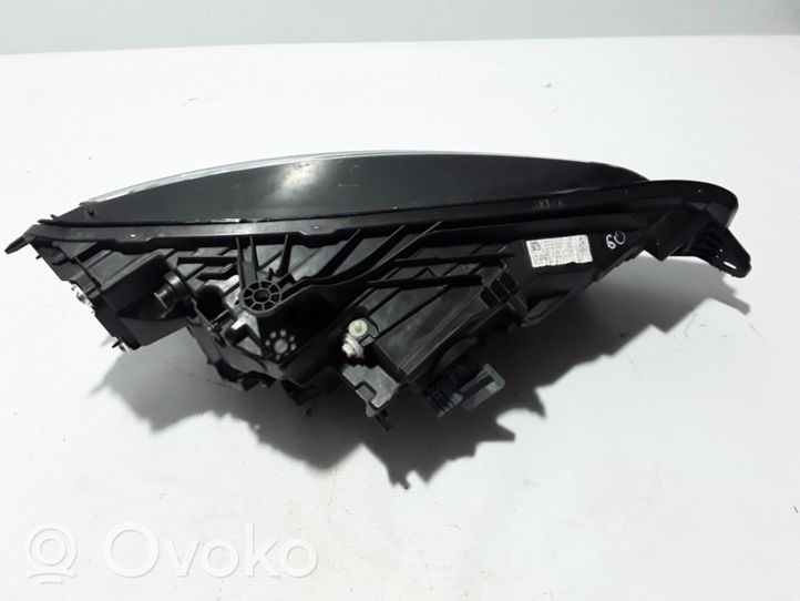 Volvo V60 Lampa przednia 32228815